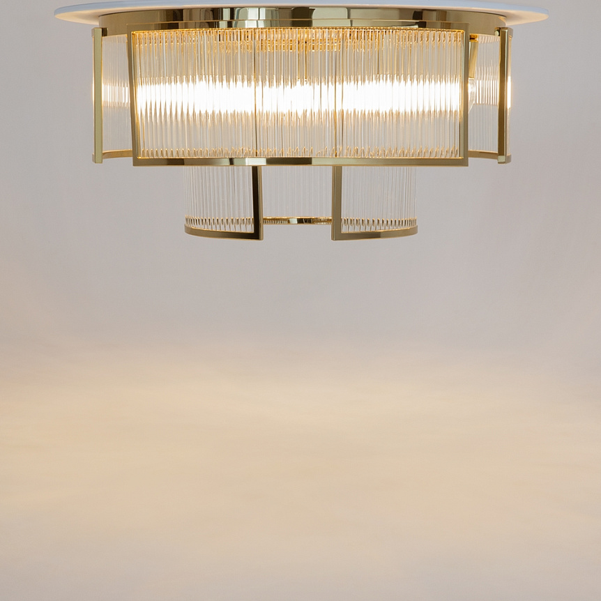 Frame Ø65 Gull plafond Fra Maytoni - Frame er en elegant taklampe med en luksuri&oslash;s f&oslash;lelse takket v&aelig;re gullfargede detaljer og langstrakte prismer.