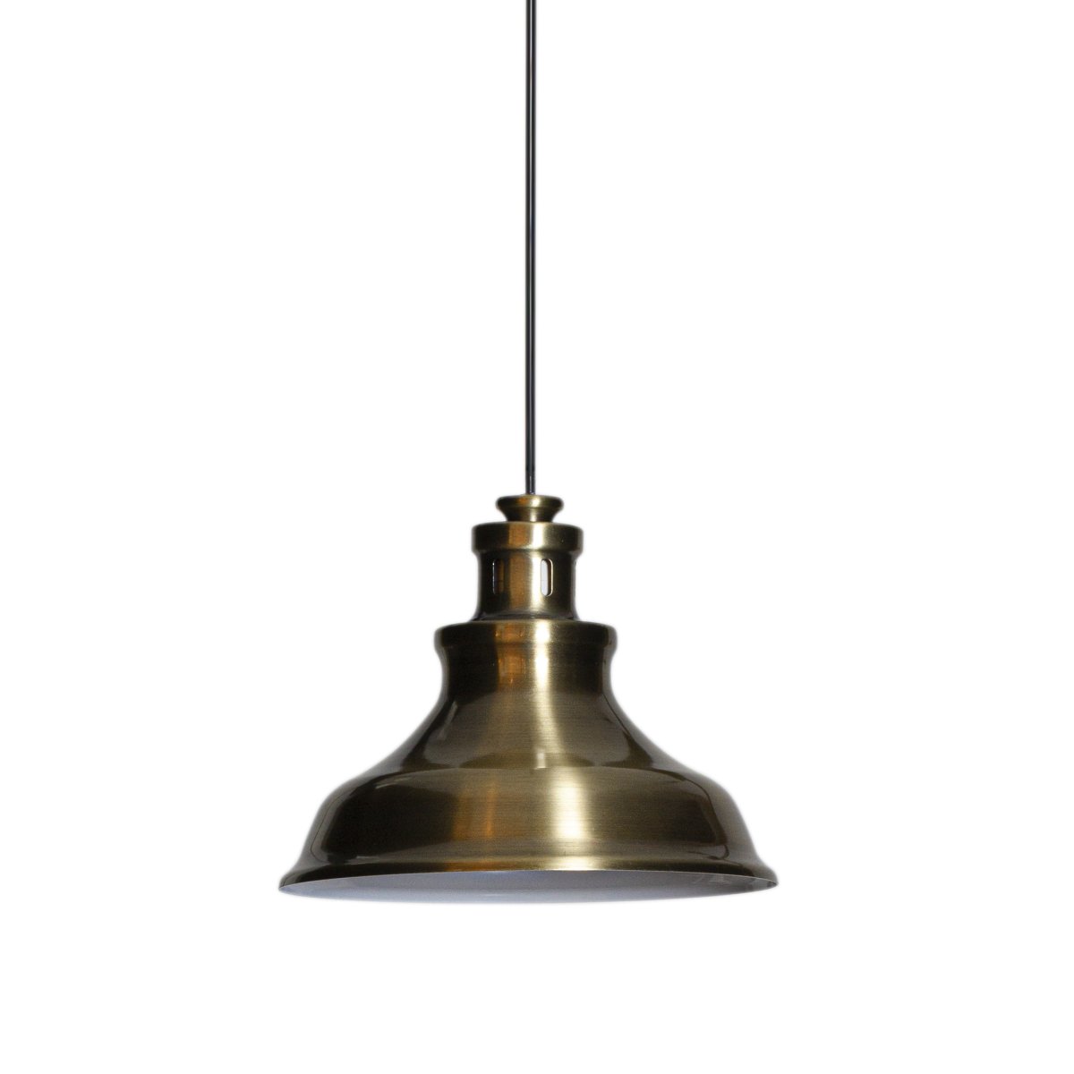 New Haven Ø17 Messing vinduslampe Fra Cottex - New Haven pendellampe i metall med messingfinish er en elegant lampe med et vintage-inspirert design.
