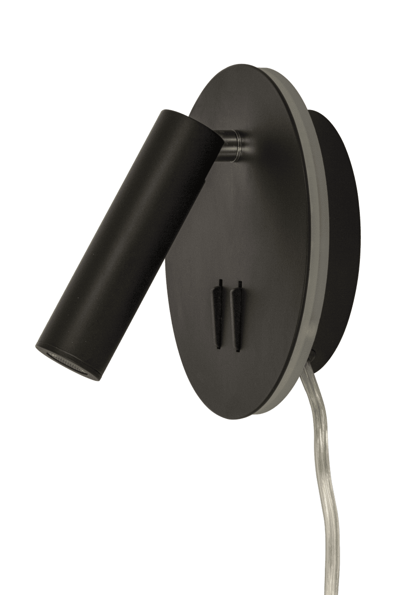 Ace Svart leselampe Fra Aneta Lighting - Lysene er sl&aring;tt p&aring;; og av med en effektbryter p&aring; lampen, hver med sin effektbryter.