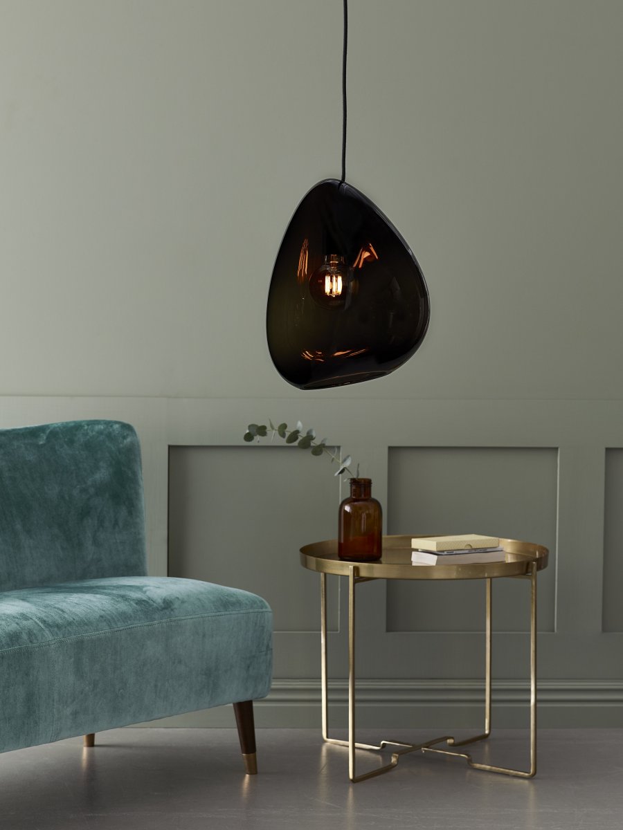 Ocean 32cm Røykfarget Taklampe Fra Belid - Ocean er et anheng som gir et nytt inntrykk fra alle vinkler.