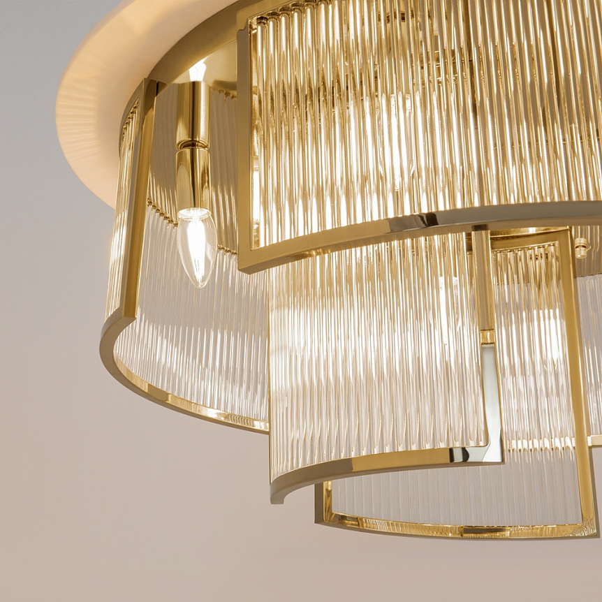 Frame Ø65 Gull plafond Fra Maytoni - Frame er en elegant taklampe med en luksuri&oslash;s f&oslash;lelse takket v&aelig;re gullfargede detaljer og langstrakte prismer.