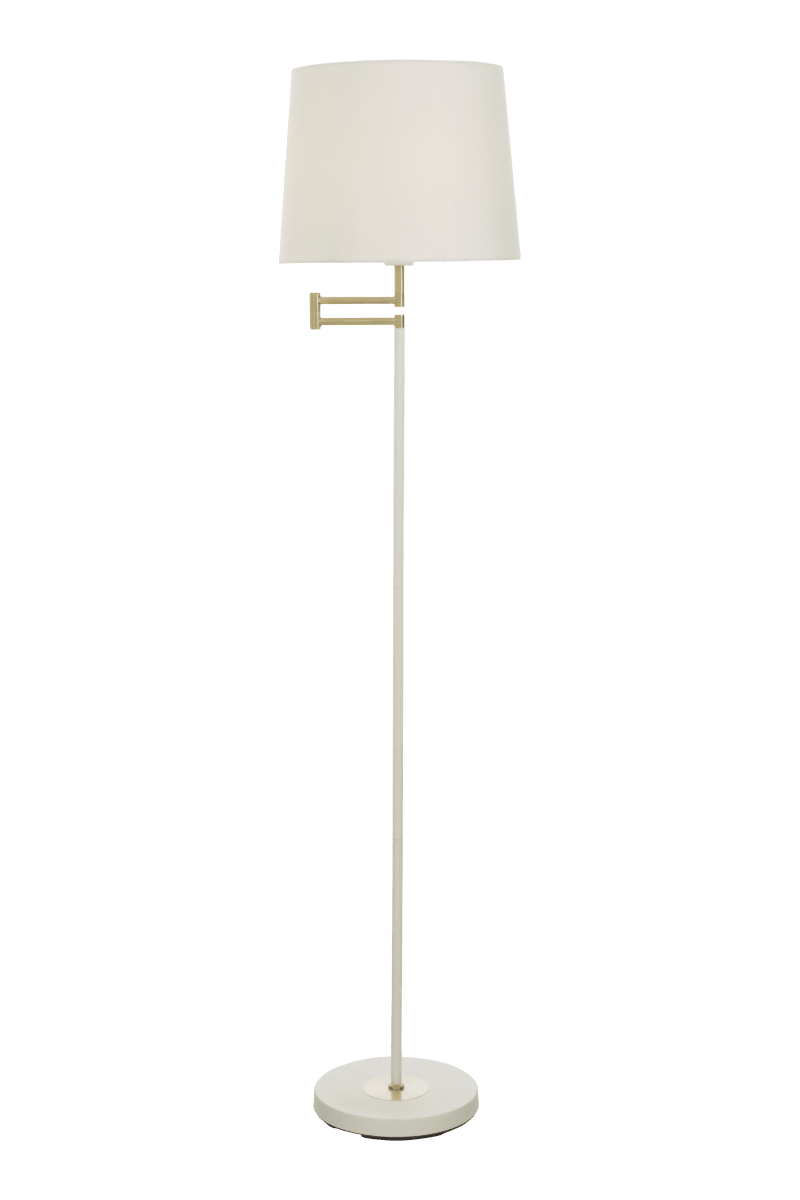 Birka Hvit gulvlampe Fra Aneta Lighting - Birka gulvlampe i hvitlakkert metall og detaljer i messing p&aring; svingarm, inkludert tekstilskjerm.