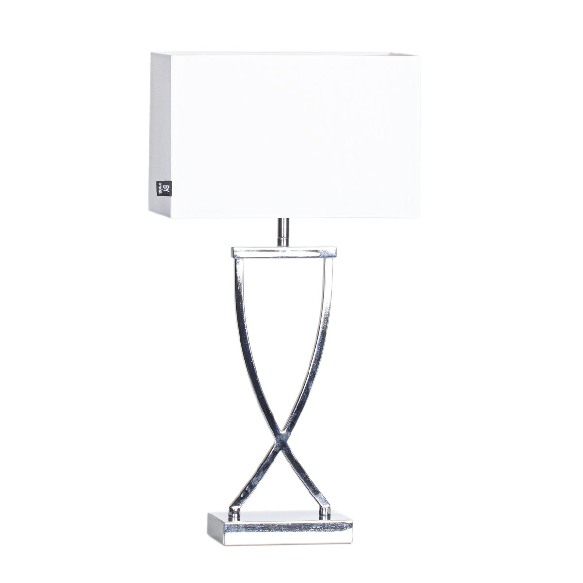 Omega 52cm Hvit bordlampe Fra By Rydéns - Ledningslengden for Omega bordlampen er 200 centimeter og bryteren er p&aring; kabelen.