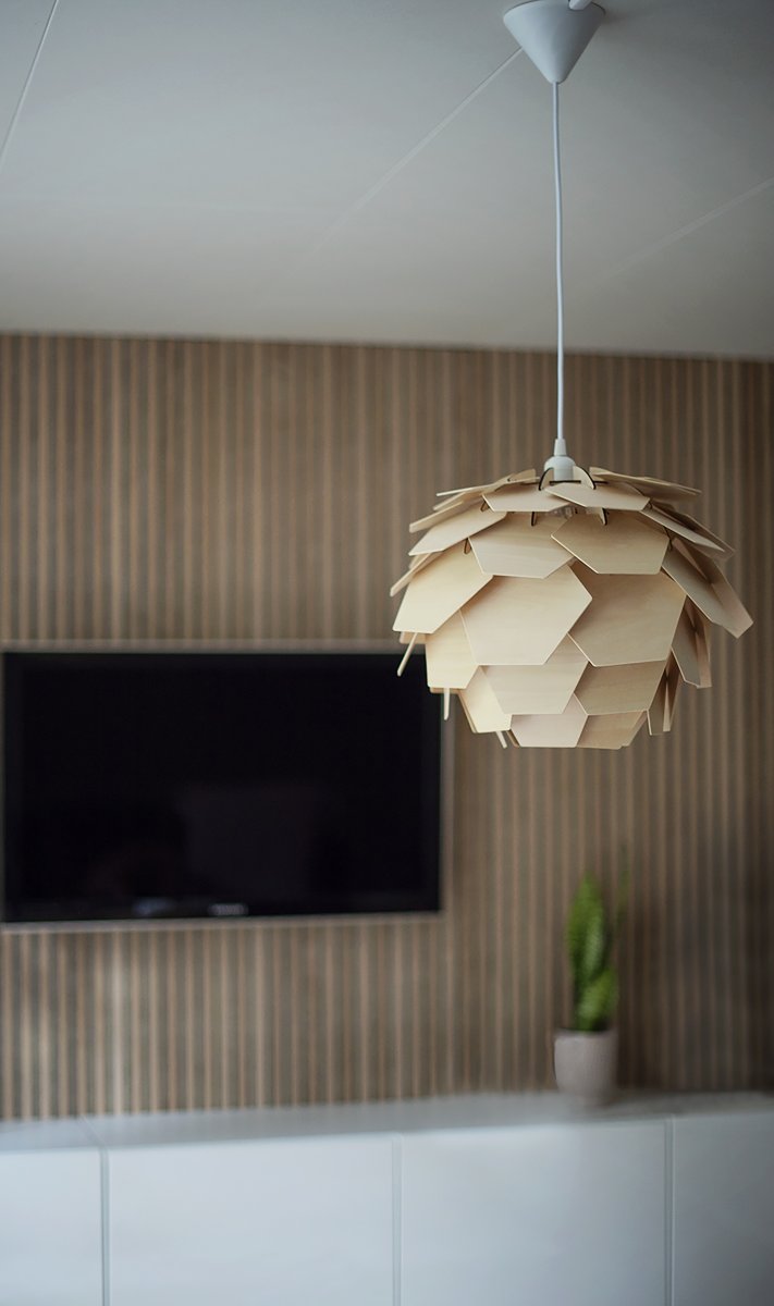 Carpatica Ø40 Natur Taklampe Fra Aneta Lighting - Takkoppen er i hvit plast for krokoppheng og med rekkeklemme.