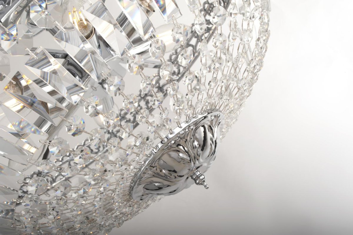 Classic Ø45 Krom krystall Fra Norrsken Design - Opplev fortidens eleganse med denne eksklusive taklampen i krom, utsmykket med håndkuttet klasse 1 K9-krystall.