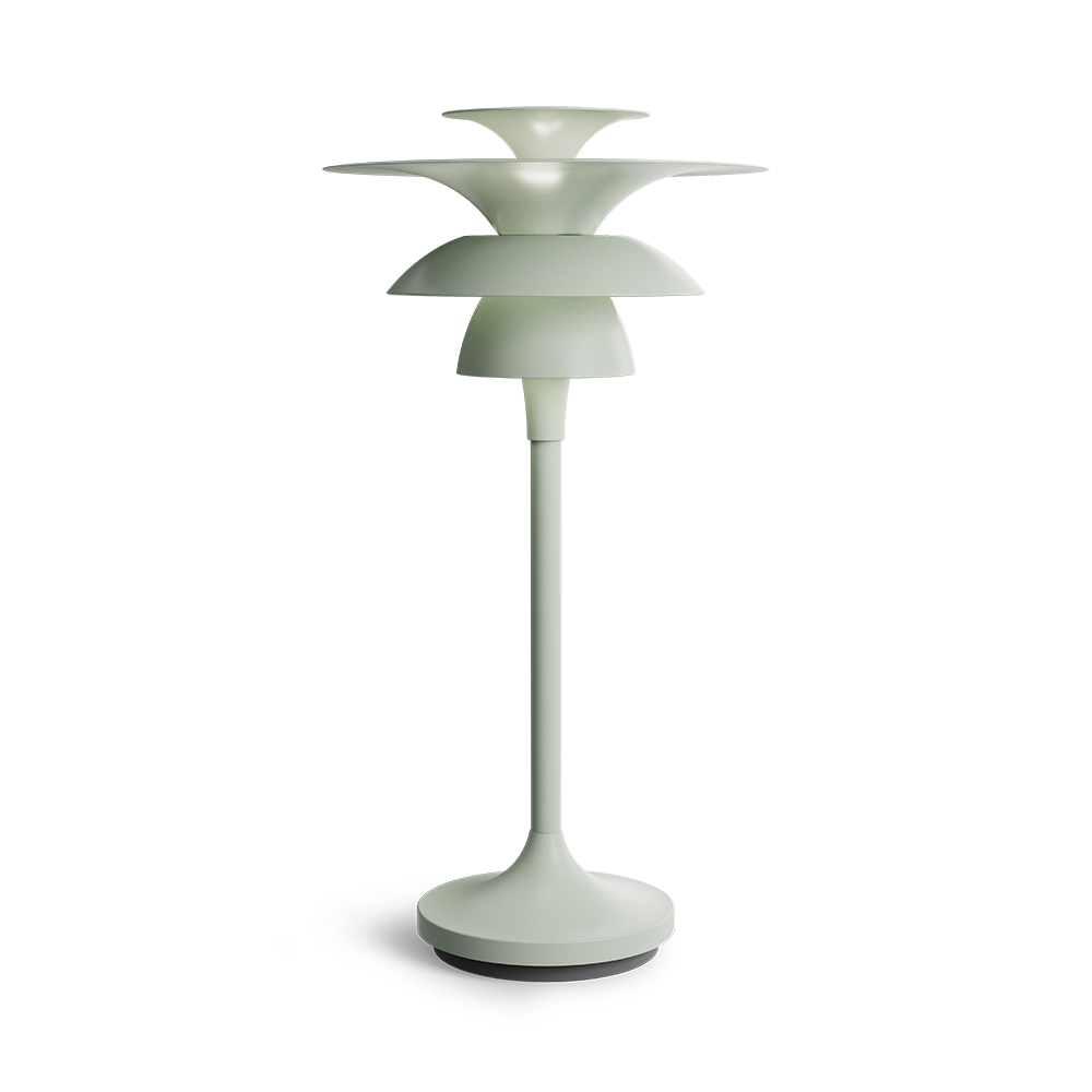 Picasso 35cm Myk salvie bordlampe Fra Belid - Fargene gifter seg meget behagelig med naturlige interi&oslash;rstiler, men ogs&aring; mer grafiske interi&oslash;rstiler, hvor man &oslash;nsker en passende fremtoning av interi&oslash;rdetaljene.
