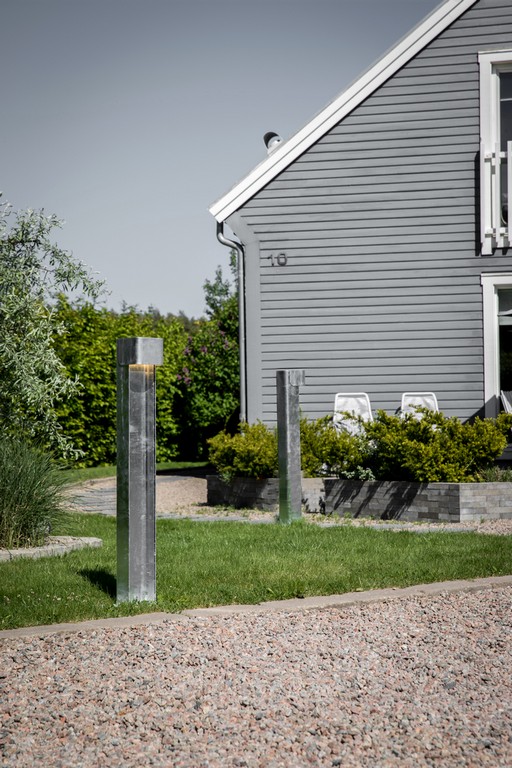 Taurus 100cm Galvanisert pullerter Fra Belid - Gir et vakkert lys i hagen eller oppkjørselen.