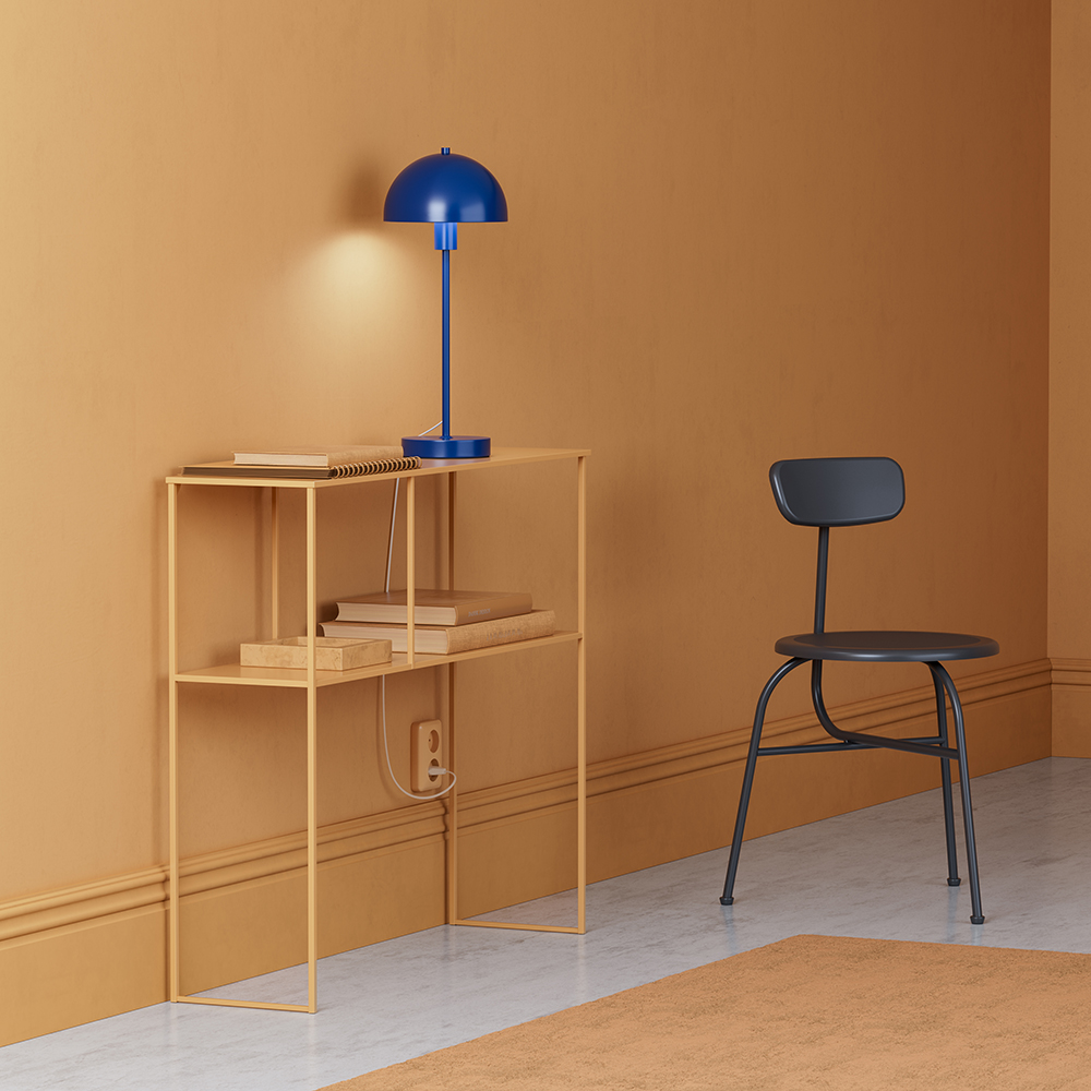 Vienda 48cm Mørk denim bordlampe Fra Herstal - Vienda bordlampe med sitt klassiske og elegante design, gj&oslash;r at lampen kan brukes i hjemmet i mange &aring;r.