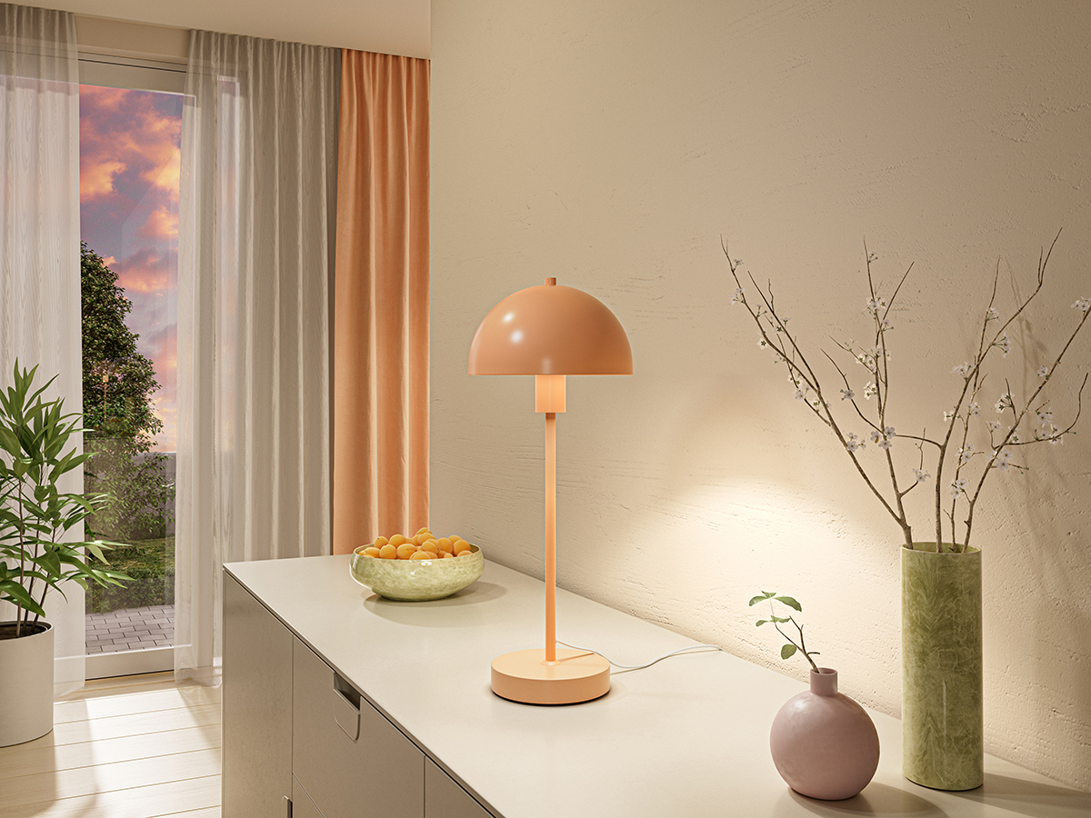 Vienda 48cm Aprikos bordlampe Fra Herstal - Vienda bordlampe med sitt klassiske og elegante design, gj&oslash;r at lampen kan brukes i hjemmet i mange &aring;r.
