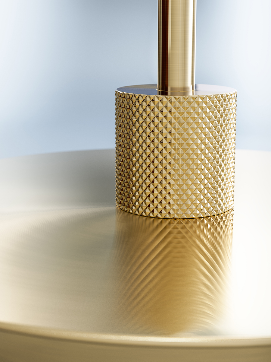 Gil il Grande 37cm Sateng messing bordlampe Fra Herstal - Lampen sprer et behagelig lys og passer perfekt på et sidebord, skrivebord eller i et vindu.