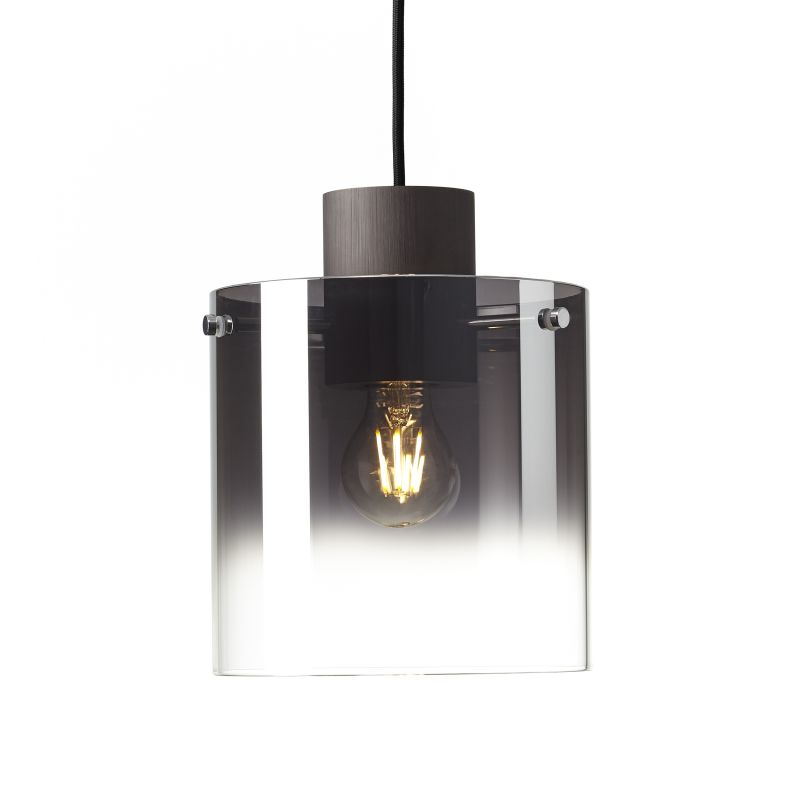 Beth Ø20 Røykfarget Taklampe Fra Brilliant - Beth-pendellampen er et blikkfang som passer perfekt over spisebordet og skaper stemningsfull belysning i hjemmet.