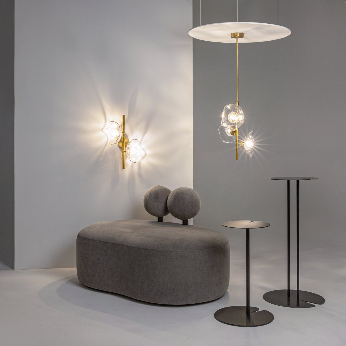 Miracle 2 Messing vegglampe Fra Maytoni - Miracle vegglampe er inspirert av japanske graveringer fra 1800-tallet og kombinerer orientalske kunstneriske teknikker med vestlig art deco-stil.
