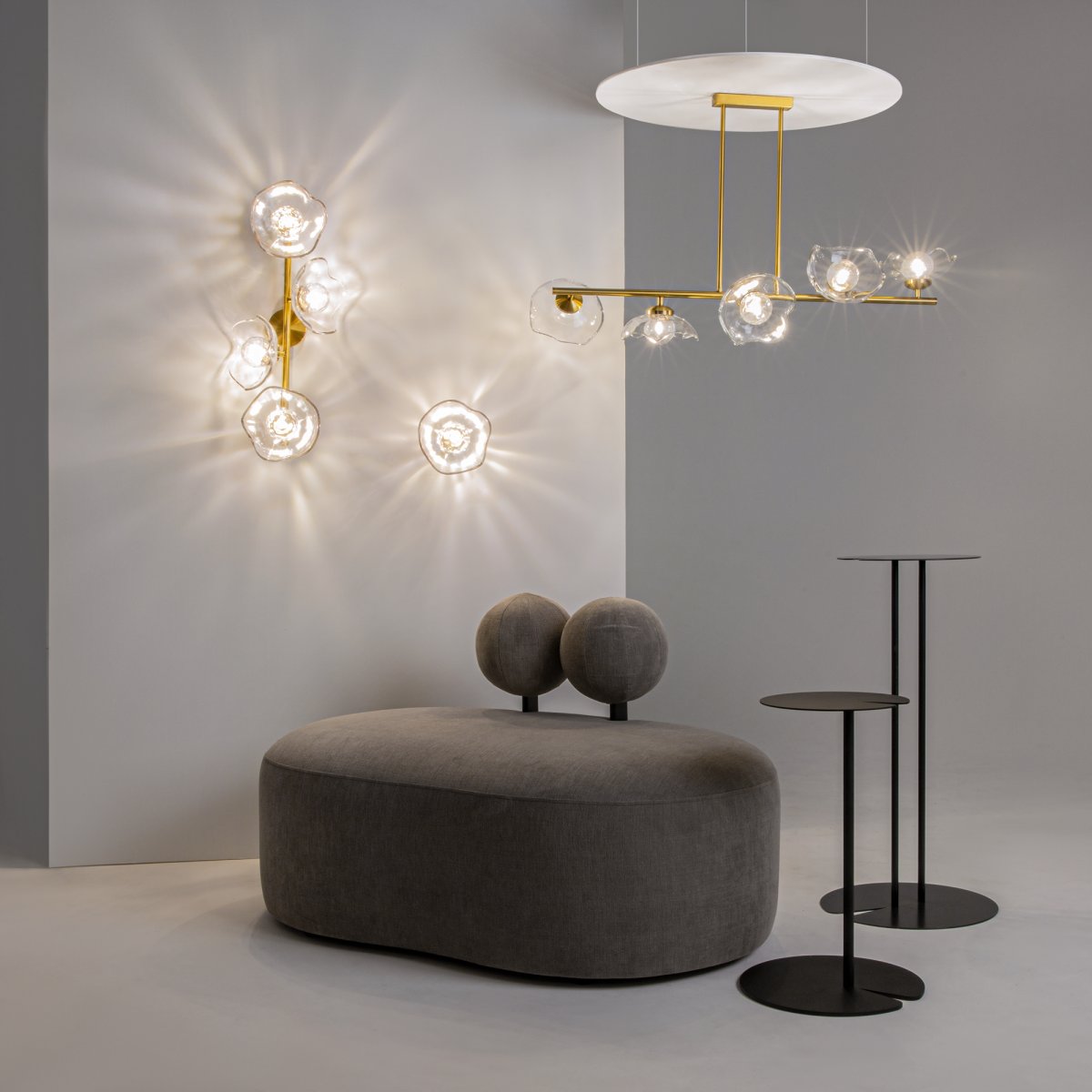 Miracle 4 Messing vegglampe Fra Maytoni - Miracle vegglampe er inspirert av japanske graveringer fra 1800-tallet og kombinerer orientalske kunstneriske teknikker med vestlig art deco-stil.