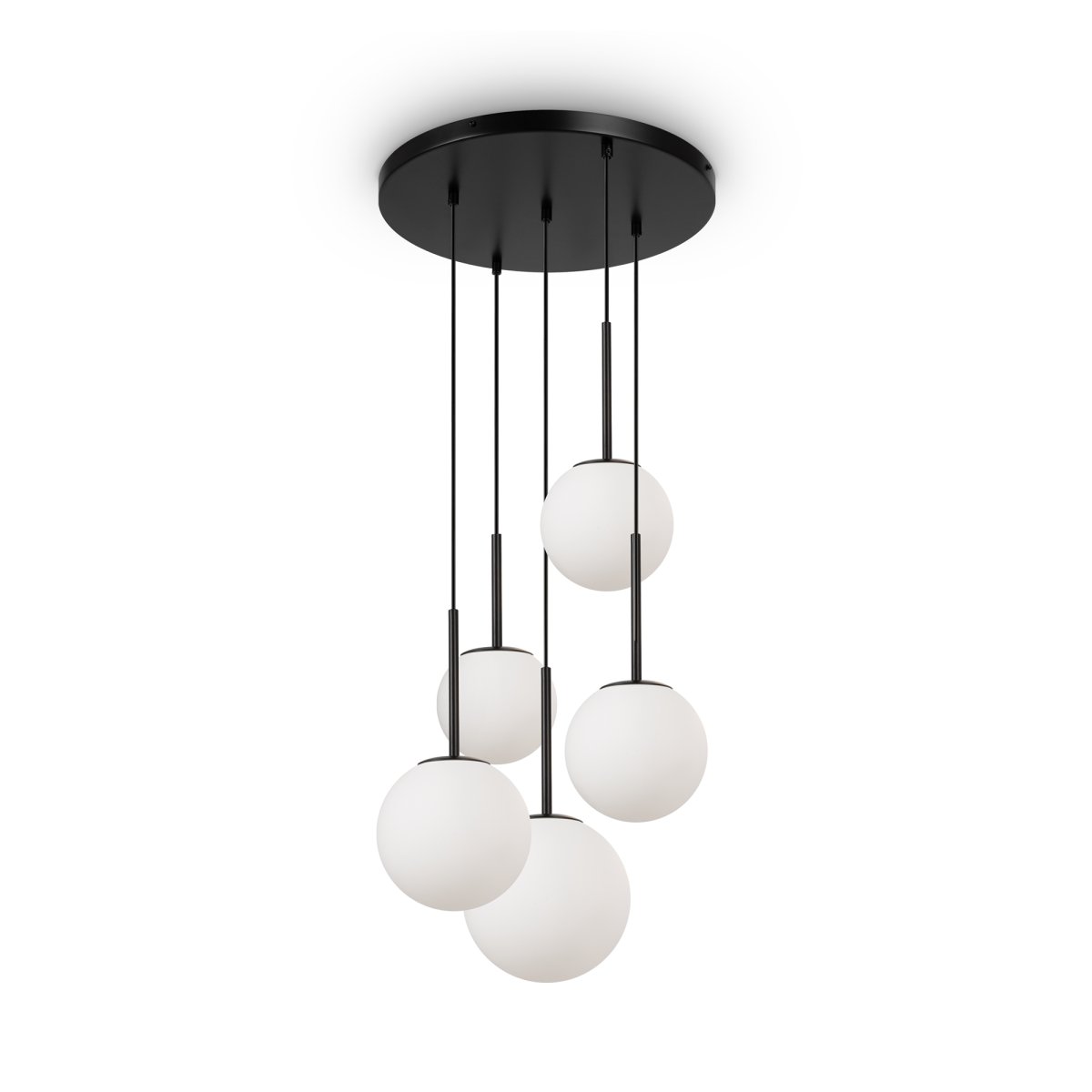 Basic form Ø45 Svart Taklampe Fra Maytoni - Denne moderne taklampen med sine fem sfæriske globuser av opalglass og sorte detaljer skaper et stilig og elegant inntrykk i ethvert rom.