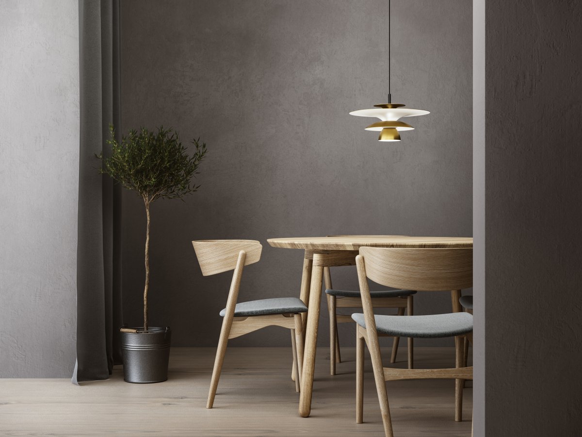Picasso Ø38 Antikk messing Taklampe Fra Belid - Picasso er en vakkert designet taklampe laget av metall av h&oslash;y kvalitet, med skjermer i forskjellige st&oslash;rrelser for &aring; gi et mykt, diffust lys.