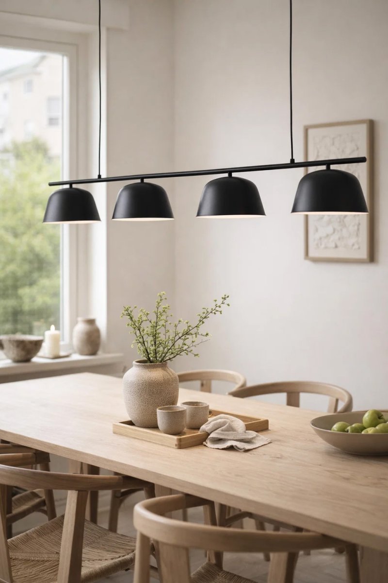 Pop 142cm Svart Taklampe Fra Nordic Lighting - Pop er en stilig taklampe i metall med svart finish som gir et rolig og moderne inntrykk.