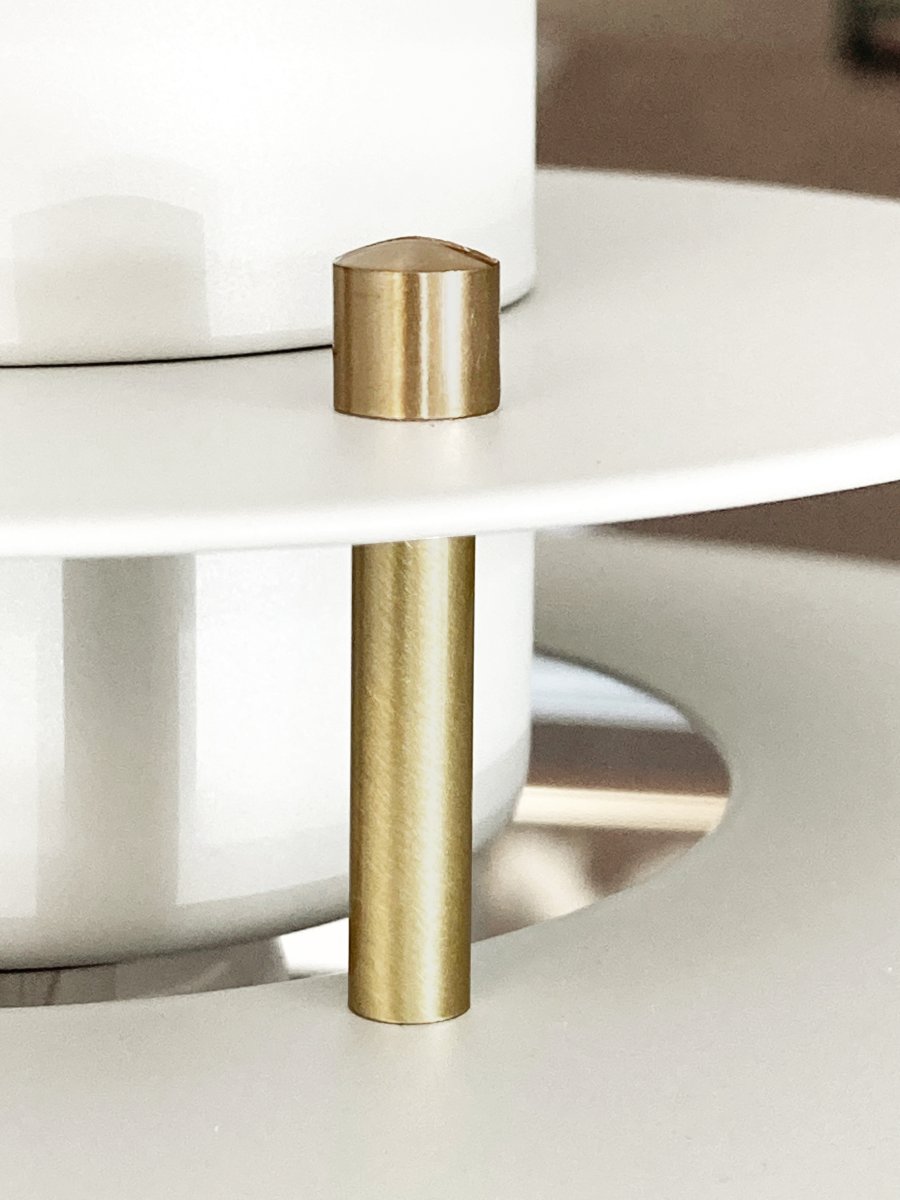 Primus II Ø43 Matt hvit/messing Taklampe Fra Belid - Primus er en populær pendel med tidsriktig design som har blitt tilpasset trendene gjennom årene.