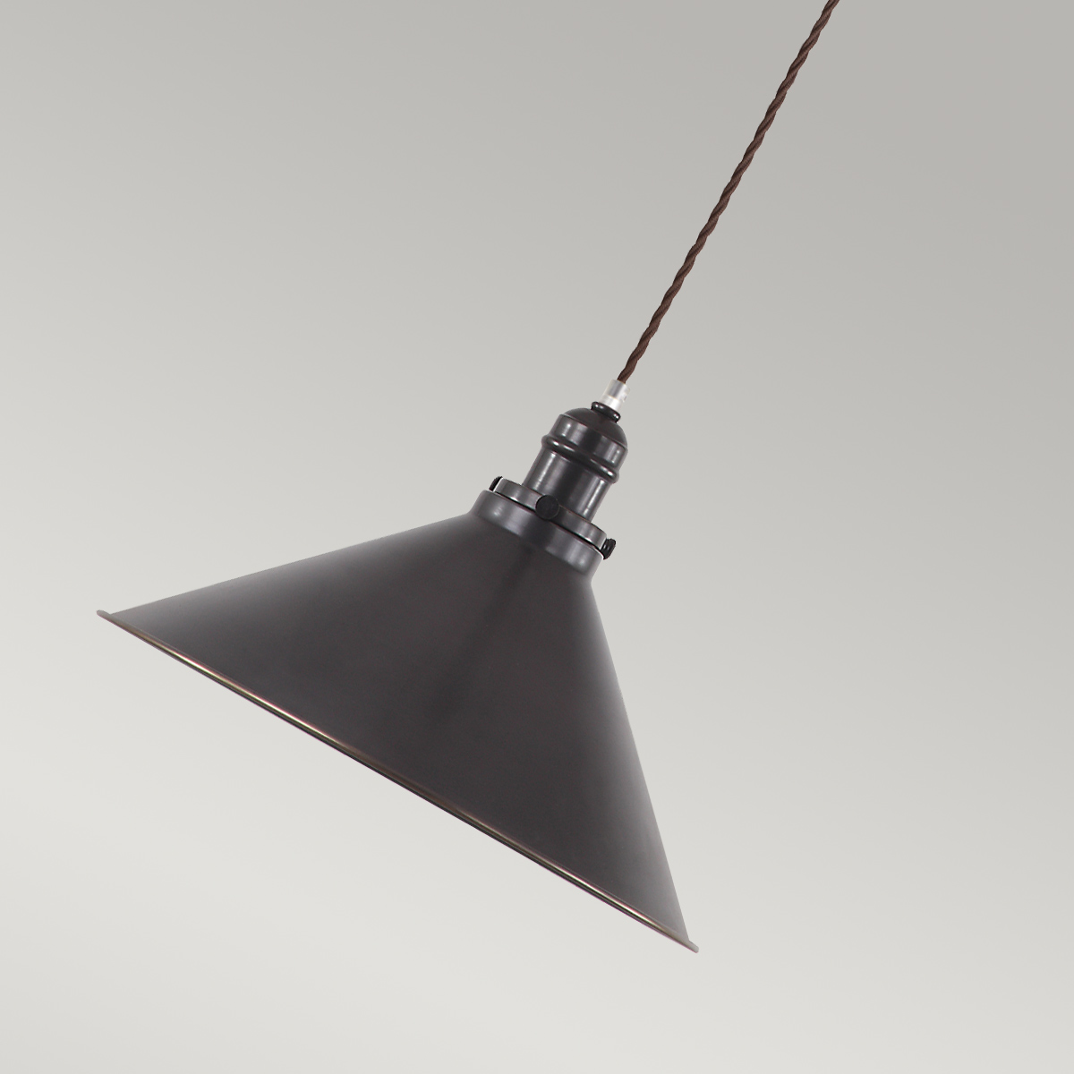 Provence Ø37 Antikk bronse Taklampe Fra Elstead Lighting - Provence takpendel i gammel bronse er inspirert av franske designstiler fra midten av 1900-tallet, hvor den ofte ble brukt til å lyse opp bord på kjøkken, kafeer og bistroer.