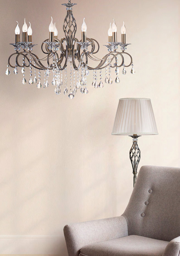 Grace Ø85 Bronse Taklampe Fra Maytoni - Grace er en elegant metalllysekrone med en stilig bronsefinish og dekorative prismer som reflekterer lyset vakkert.