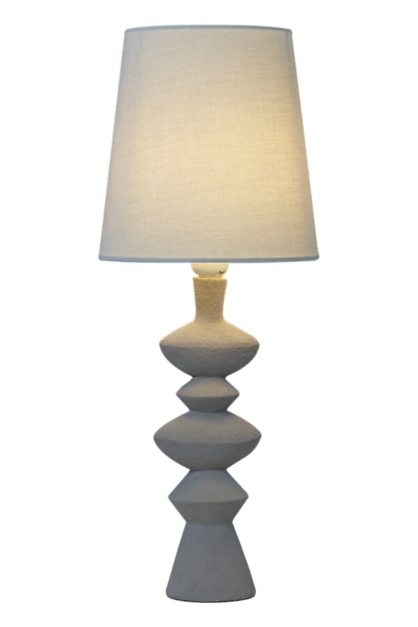 Nina 54cm Grå bordlampe Fra Aneta Lighting - Den modernistiske bordlampen Nina med sine interessante former blir en lettplassert og vakker detalj i hjemmet ditt.