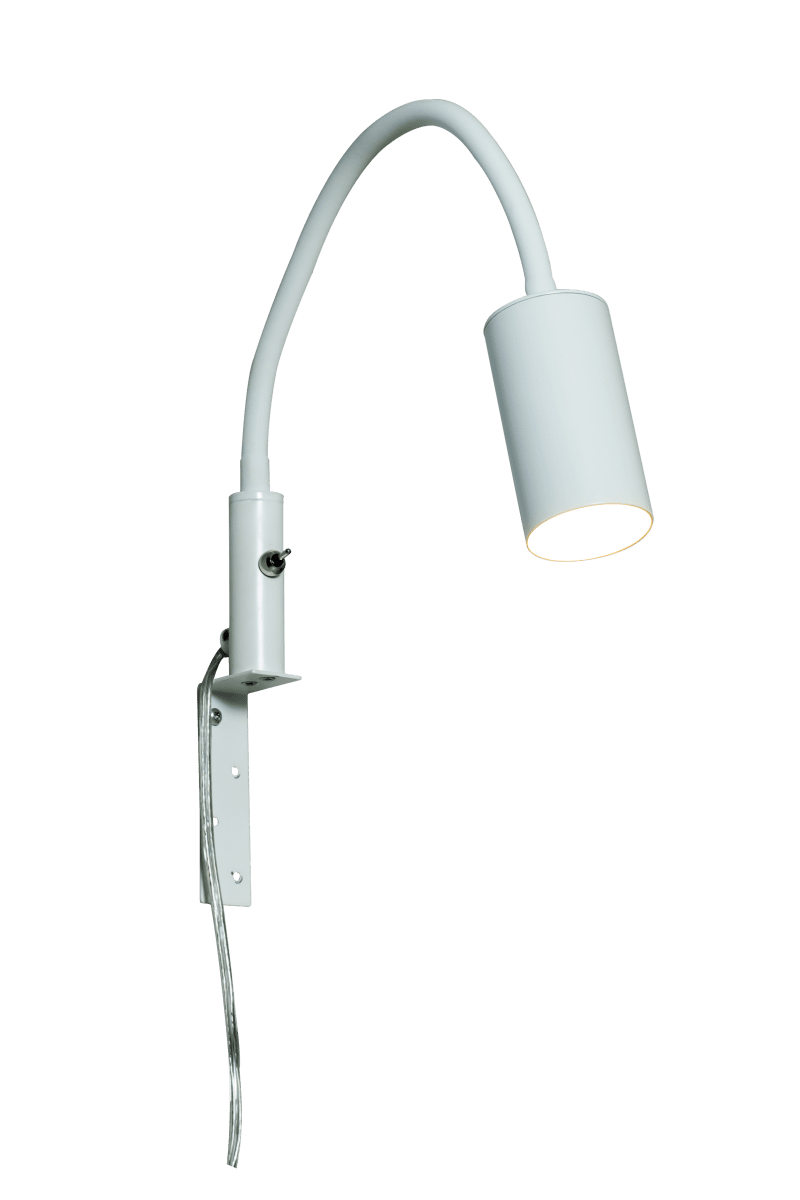 Hugin Flex Hvit leselampe Fra Aneta Lighting - Den praktiske Hugin nattbordslampen i metall er en utmerket nattbordslampe for enkel montering på hodegavlen.