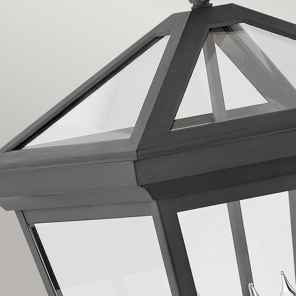 Alford Place 54cm Svart utendørslampe Fra Elstead Lighting - Alford Place &auml;r en klassisk och elegant fasadlampa som kombinerar tidl&ouml;s design med h&ouml;g kvalitet.