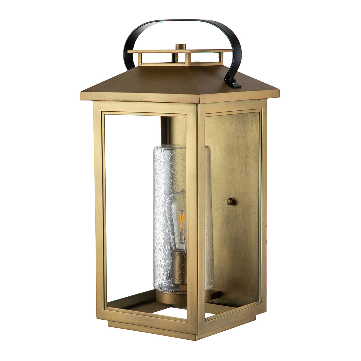 Atwater 52cm Messing utendørslampe Fra Elstead Lighting - Med IP44-klassning &auml;r Atwater skyddad mot fukt och v&auml;derp&aring;verkan, vilket g&ouml;r den till en elegant och l&aring;ngvarig l&ouml;sning f&ouml;r entr&eacute;er, uteplatser och tr&auml;dg&aring;rdsmilj&ouml;er.