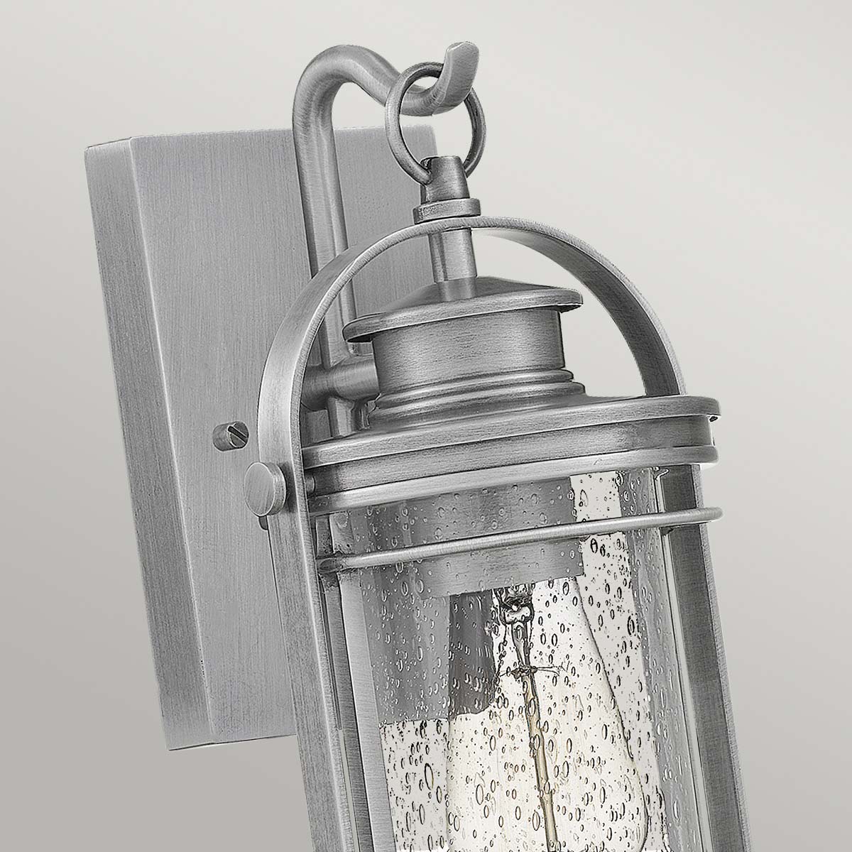 Booker 28cm Aluminium utendørslampe Fra Elstead Lighting - Booker &auml;r en stilfull och robust fasadlampa med en design inspirerad av klassiska marina lanternor.