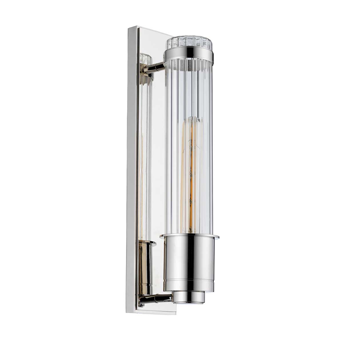 Wellington 40cm Krom baderomslampe Fra Elstead Lighting - Laget av høykvalitets stål og glass, gir den en luksuriøs følelse med sin polerte kromfinish og riflet glasskuppel som skaper en vakker lysspredning.