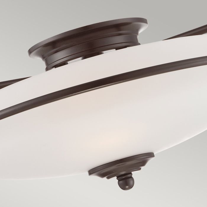 Griffin Ø42 Bronse plafond Fra Elstead Lighting - Den etsade sk&auml;rmen &auml;r vitm&aring;lad p&aring; insidan, vilket sprider ljuset j&auml;mnt och skapar en behaglig belysning i hemmet.