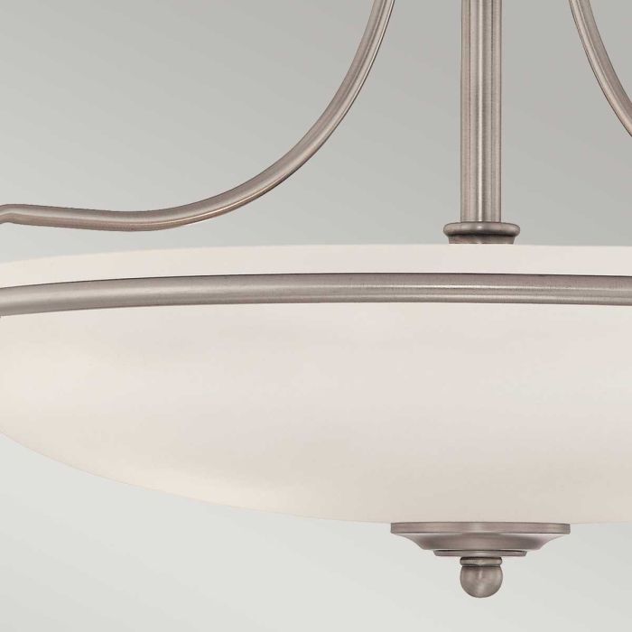 Griffin Ø42 Antikk nikkel plafond Fra Elstead Lighting - Den etsade sk&auml;rmen &auml;r vitm&aring;lad p&aring; insidan, vilket sprider ljuset j&auml;mnt och skapar en behaglig belysning i hemmet.