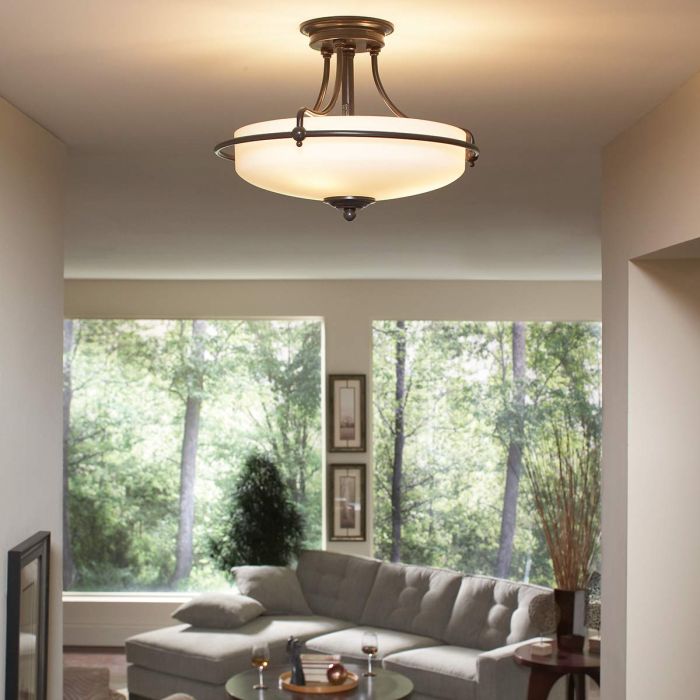 Griffin Ø53 Bronse plafond Fra Elstead Lighting - Den etsade sk&auml;rmen &auml;r vitm&aring;lad p&aring; insidan, vilket sprider ljuset j&auml;mnt och skapar en behaglig belysning i hemmet.