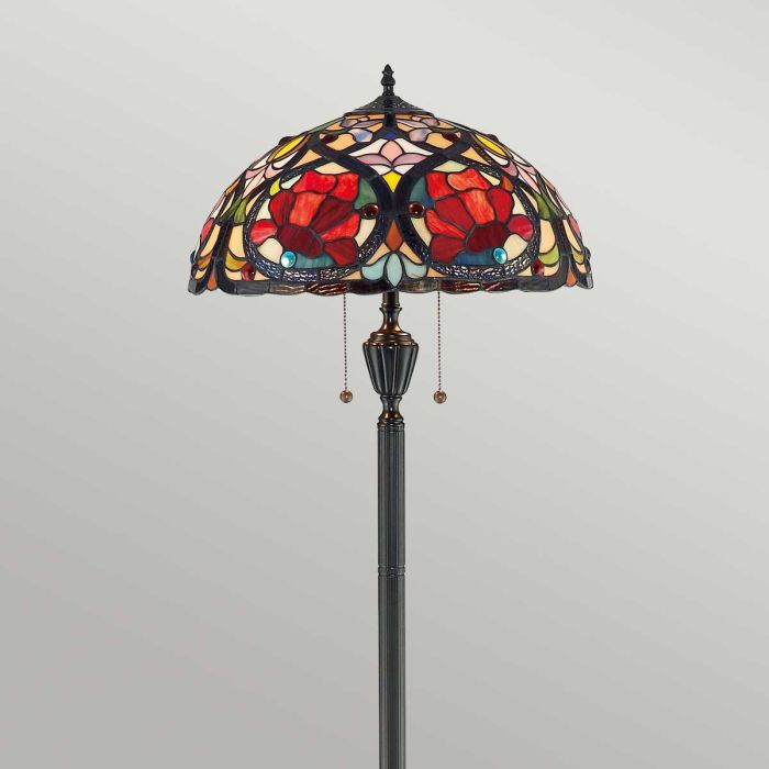 Larissa Flerfarget Fra Elstead Lighting - Den matchende lampefoten, med sin vintage bronsefinish, kompletterer designet og forsterker det tidl&oslash;se og sofistikerte uttrykket.