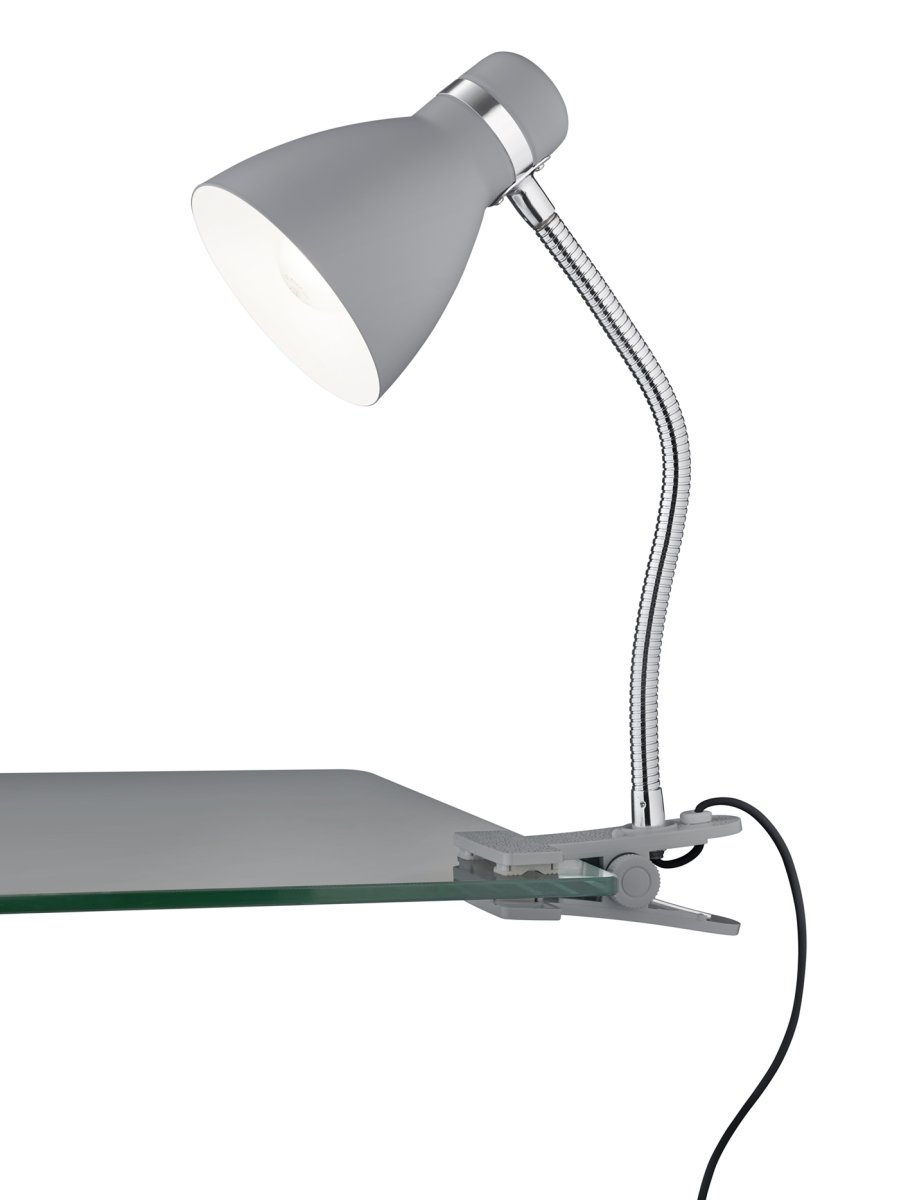 Harvey Grå klemmelampe Fra Trio Lighting - Armaturet i titanfarge kan enkelt kombineres med ulike interiør- og fargekonsepter og passer godt inn i ditt interiør.