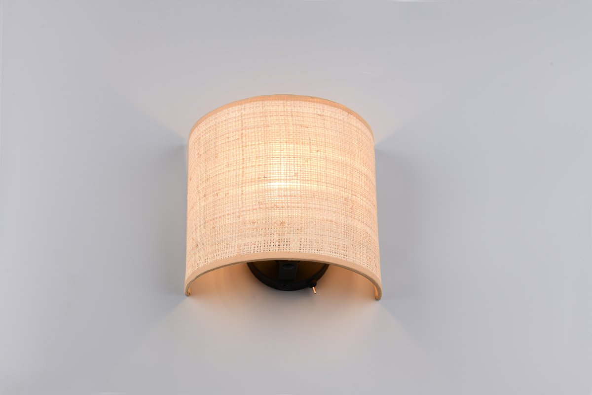 Aimee 20cm Natur vegglampe Fra Trio Lighting - Aimme er en moderne vegglampe, perfekt som belysning i gangen eller soverommet.