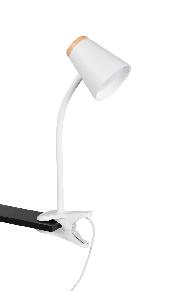 Pongo Hvit klemmelampe Fra Trio Lighting - Pongo er en moderne klemmelampe med dekorative tredetaljer.