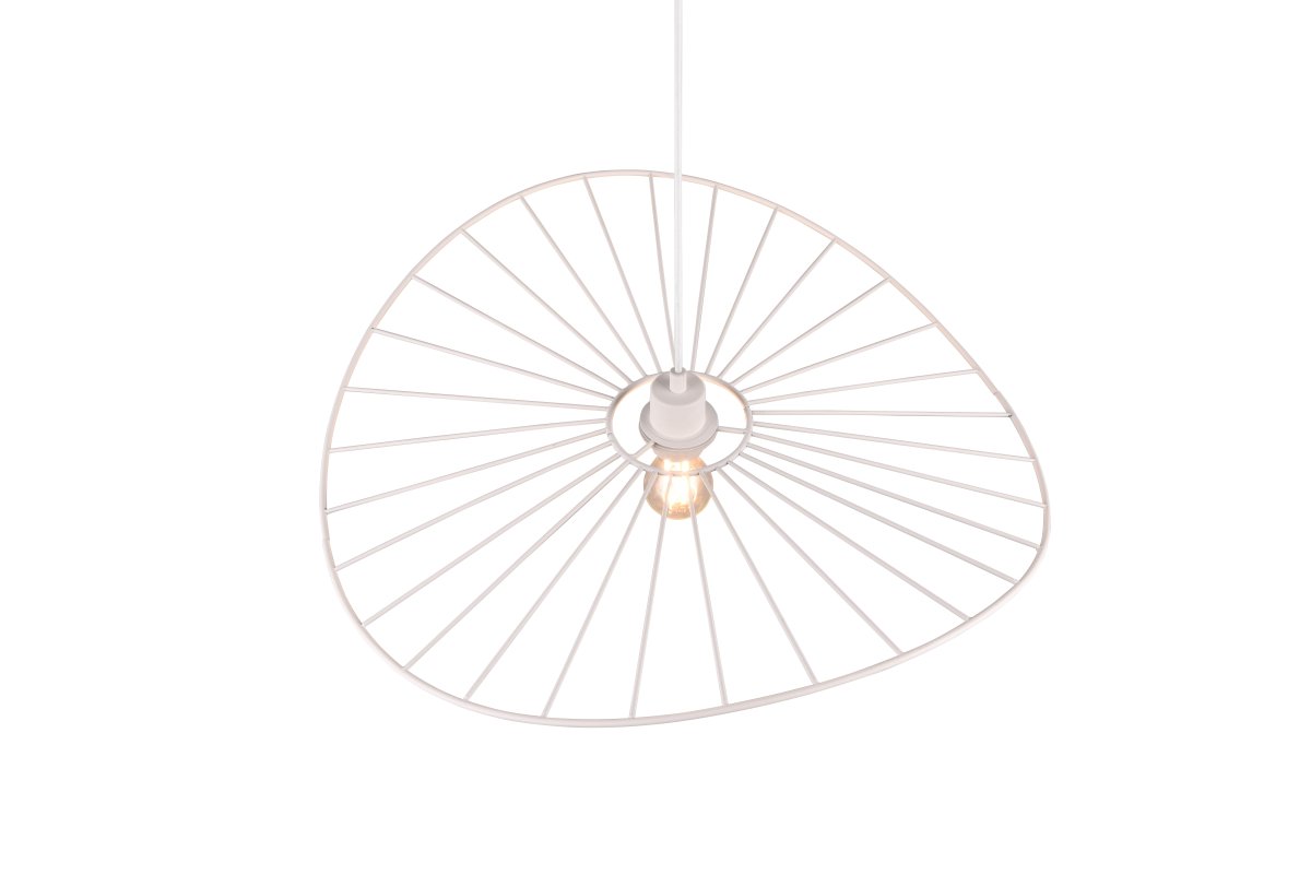 Chapeau Ø60 Hvit Taklampe Fra Trio Lighting - Det dekorative metallhuset gjør den til et perfekt komplement i stuer og spisestuer, hvor den tilfører en unik følelse av letthet gjennom sitt vakre spill mellom lys og skygge.