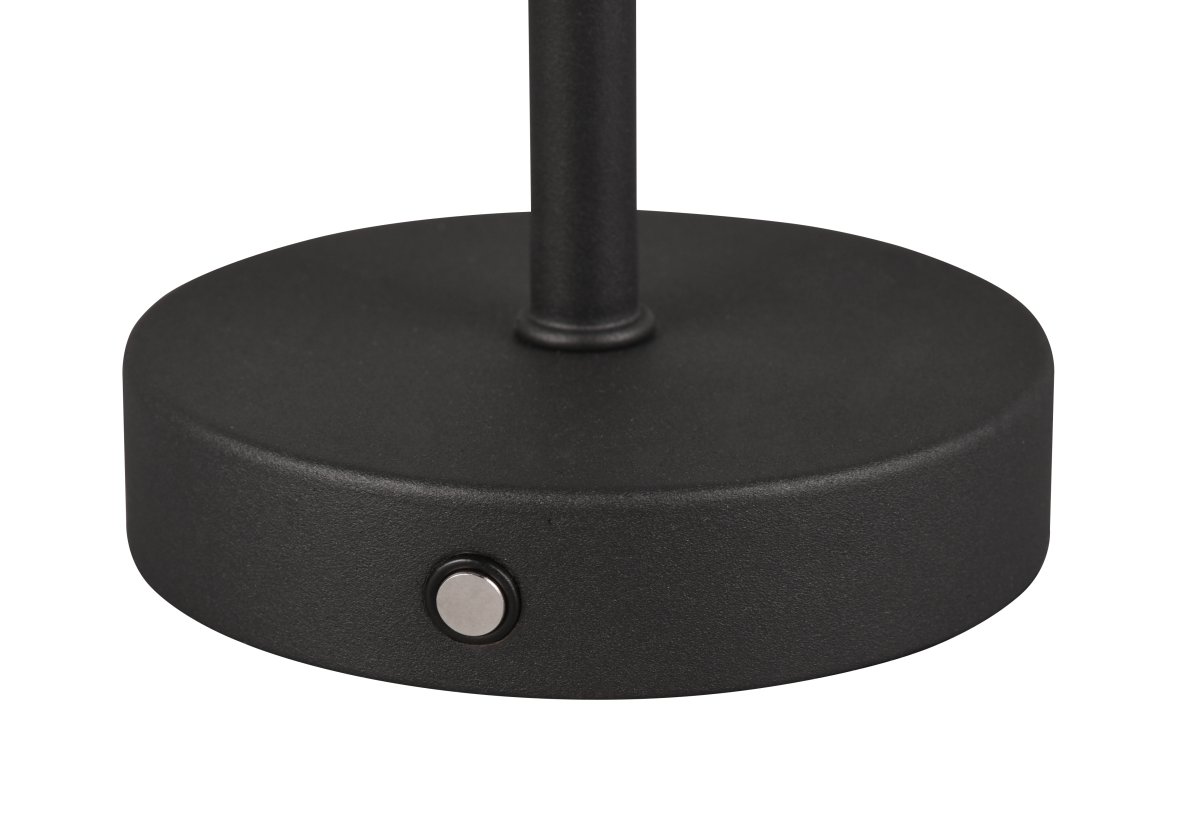 Jeff 30cm Svart bærbar Fra Trio Lighting - Med et oppladbart batteri og enkel lading via USB-C-porten kan den plasseres hvor som helst, uten kabler, og skape en koselig lys atmosfære.