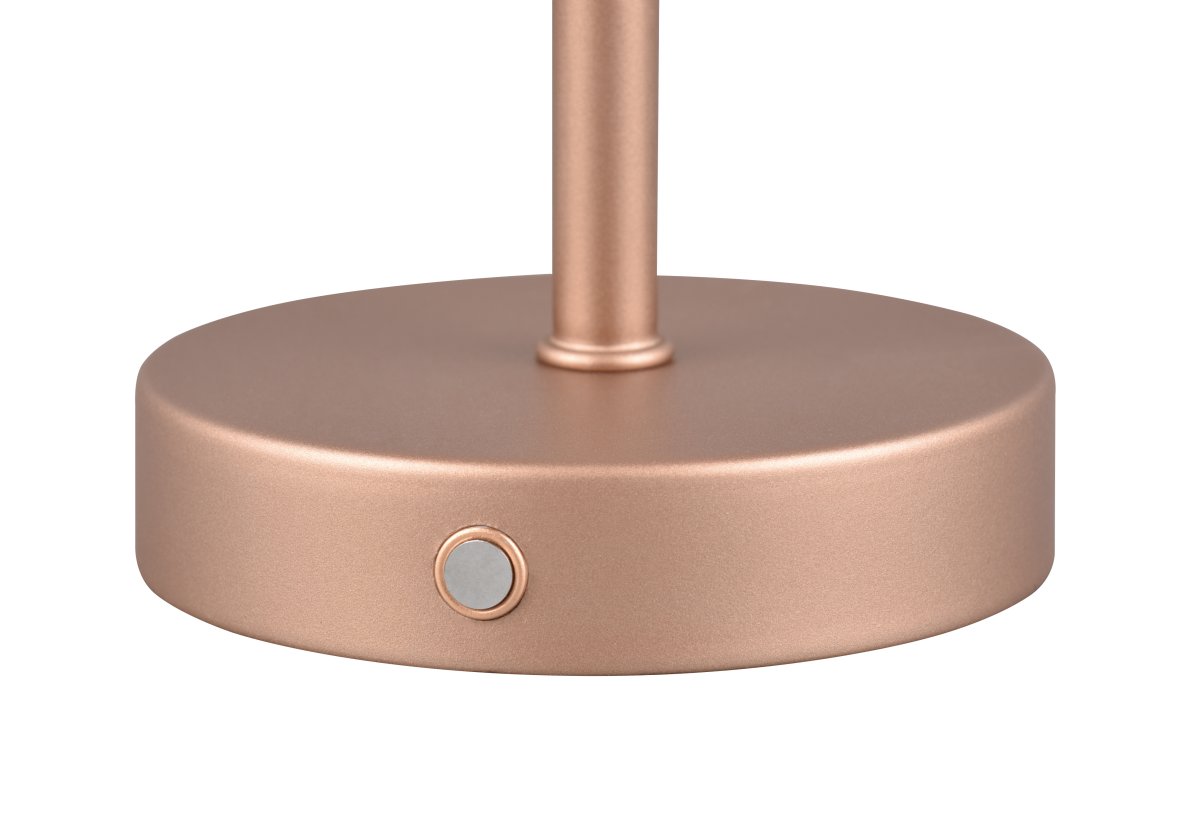 Jeff 30cm Brun bærbar Fra Trio Lighting - Med et oppladbart batteri og enkel lading via USB-C-porten kan den plasseres hvor som helst, uten kabler, og skape en koselig lys atmosfære.