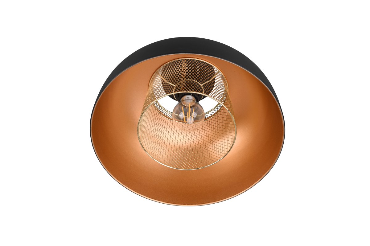 Punch Ø35 Svart plafond Fra Trio Lighting - Lampens elegante form og fargekombinasjon av matt sort og gull gir en r&aring; og stilig industrifølelse som løfter innredningen i dine egne fire vegger.