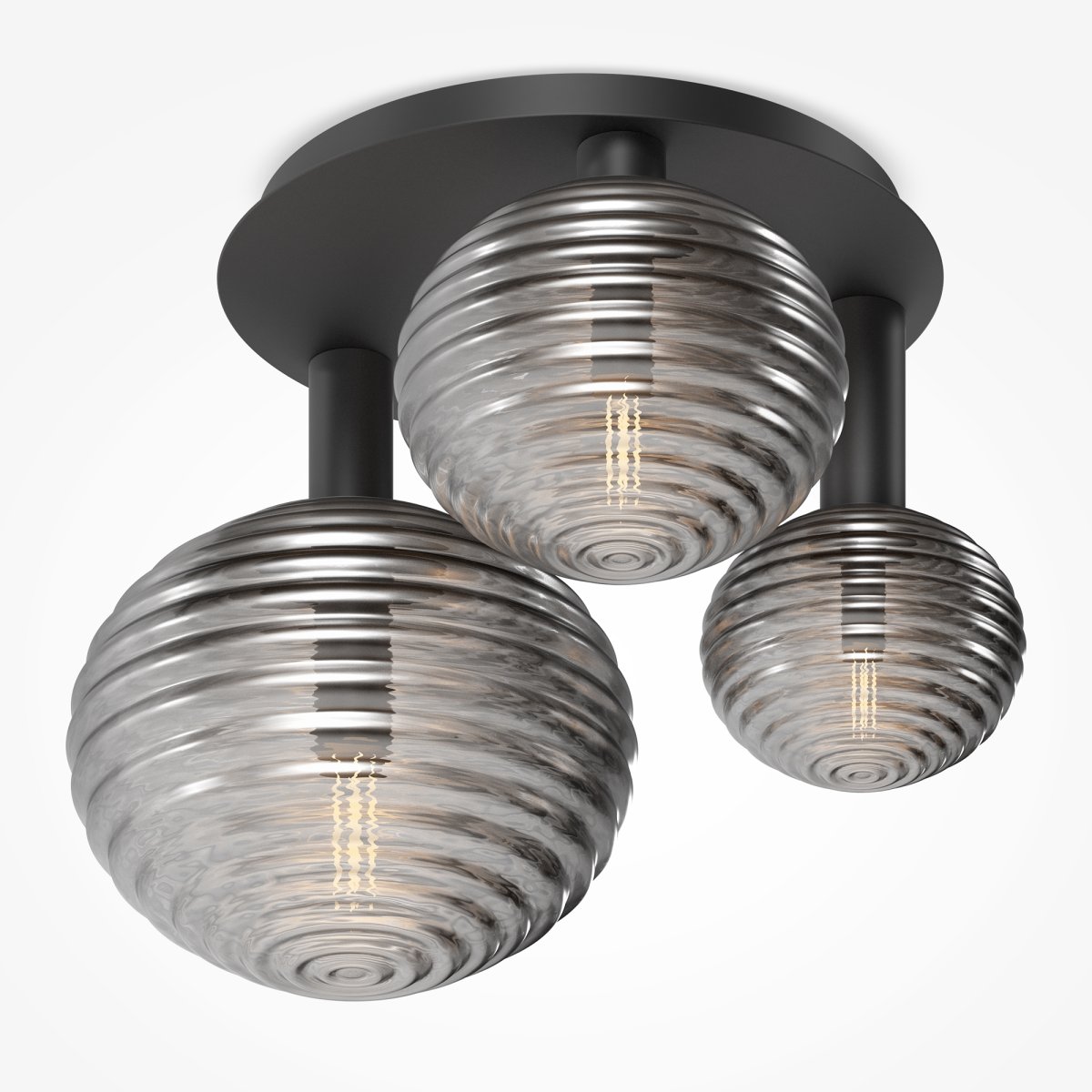 Reels 53cm Svart plafond Fra Maytoni - Det dynamiske designet med avrundede kupler skaper et moderne uttrykk, mens de r&oslash;ykfylte, blanke kuplene bidrar til et sofistikert lysbilde.