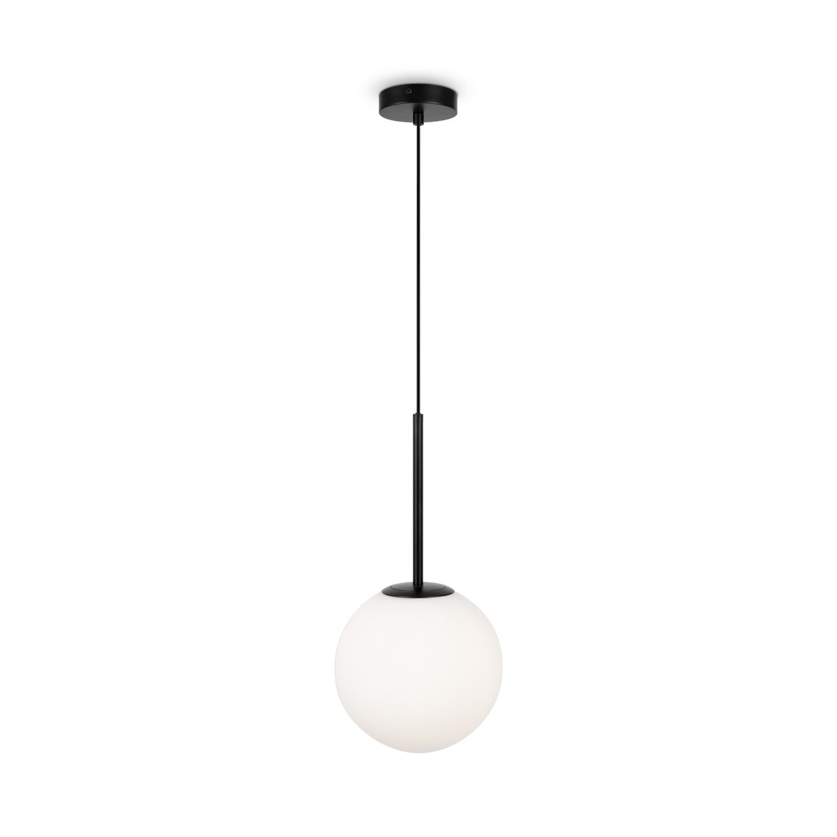 Basic form Ø20 Svart Taklampe Fra Maytoni - Med sin myke globus i opalglass og en smal metallisk armatur i sort finish gir lampen et vakkert og behagelig lys som passer perfekt i både moderne og klassiske interiørstiler.