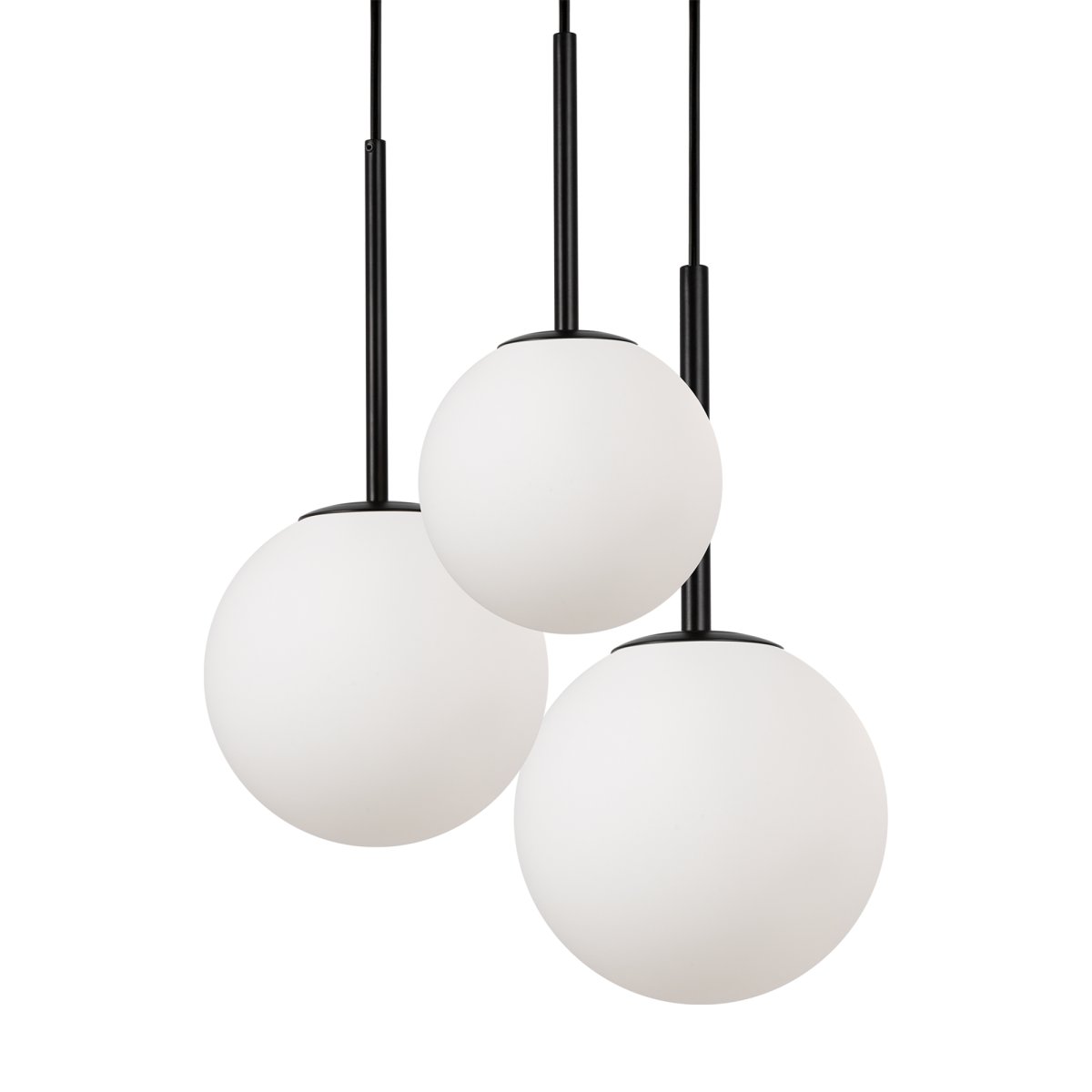 Basic form Ø40 Svart Taklampe Fra Maytoni - Denne moderne taklampen med sine tre sfæriske globuser av opalglass og sorte detaljer skaper et stilig og elegant inntrykk i ethvert rom.