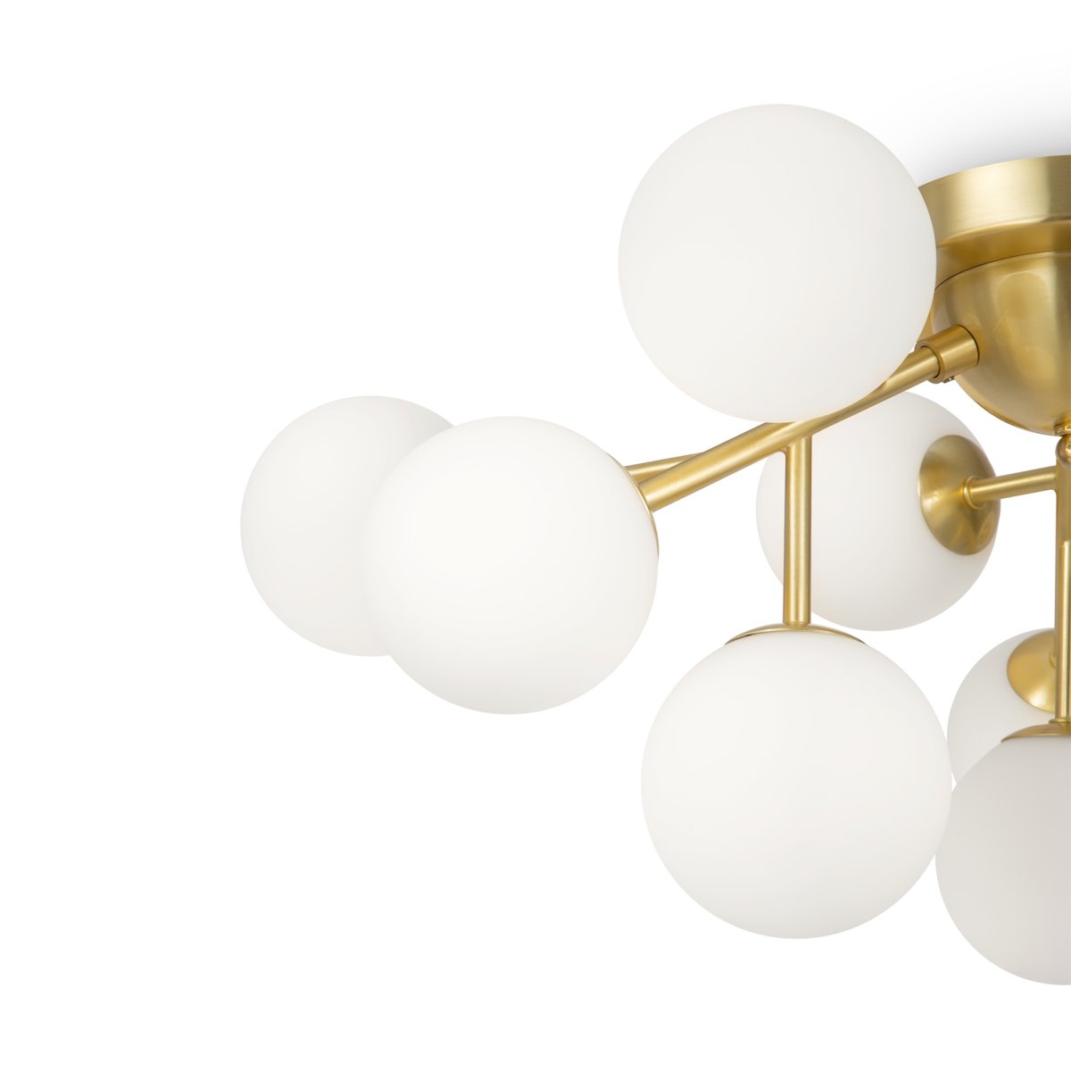 Dallas Ø60 Gull plafond Fra Maytoni - Den unike designen med runde glasskupler i forskjellige retninger skaper et dramatisk og elegant lysspill som fyller rommet med varme og karakter.