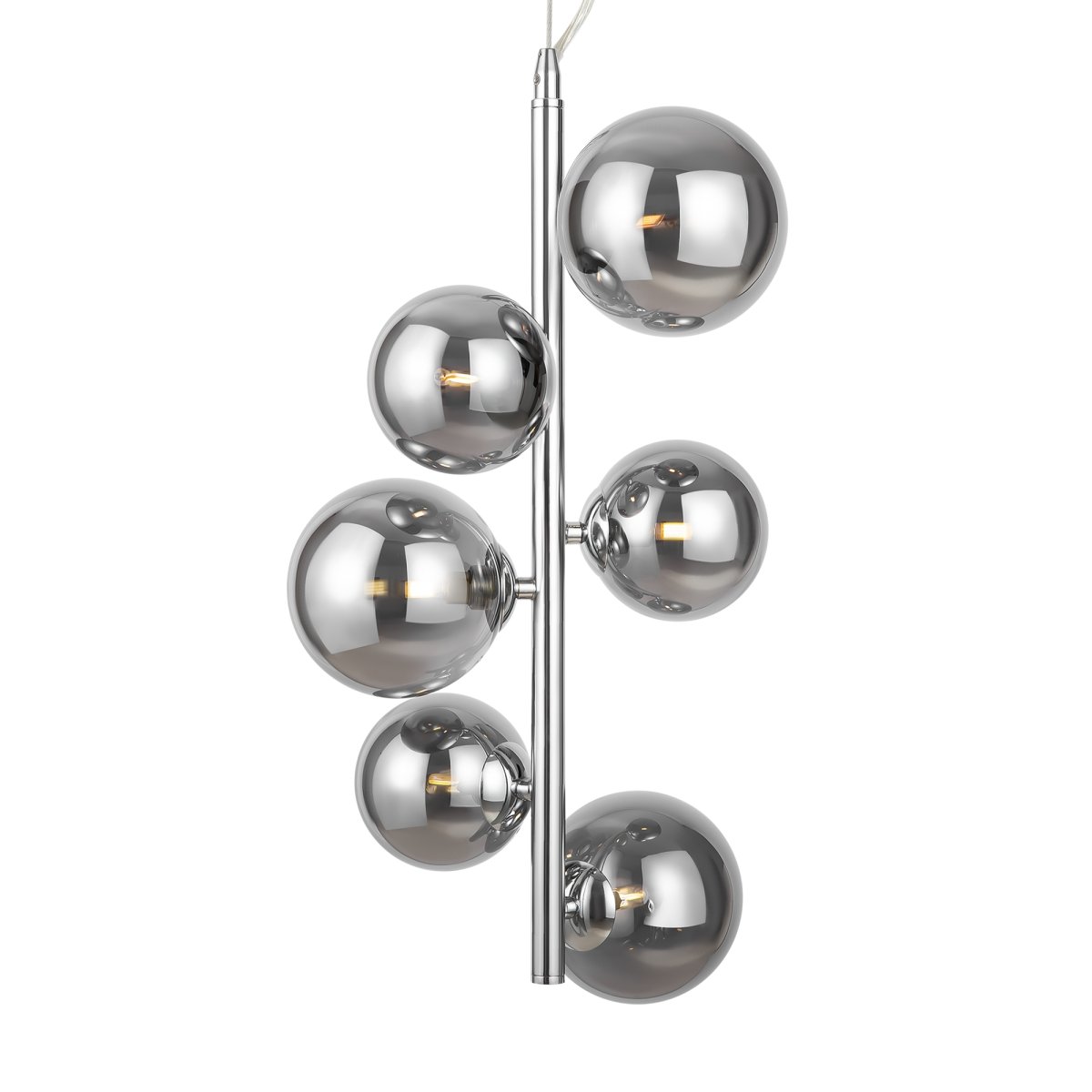 Dallas Ø30 Krom Taklampe Fra Maytoni - Den unike designen med runde glasskupler i forskjellige retninger skaper et dramatisk og elegant lysspill som fyller rommet med varme og karakter.