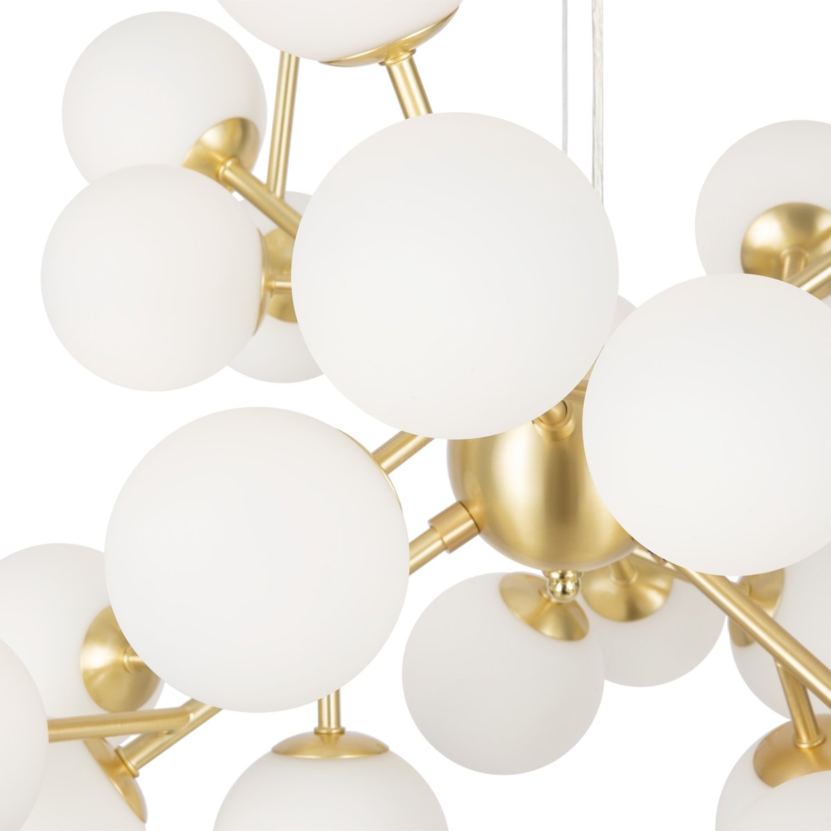 Dallas Ø65 Gull Taklampe Fra Maytoni - Den unike designen med runde glasskupler i forskjellige retninger skaper et dramatisk og elegant lysspill som fyller rommet med varme og karakter.