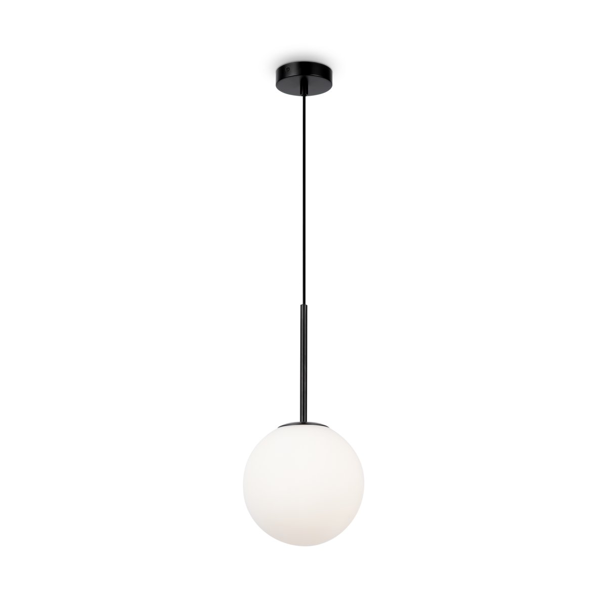 Basic form Ø20 Svart Taklampe Fra Maytoni - Med sin myke globus i opalglass og en smal metallisk armatur i sort finish gir lampen et vakkert og behagelig lys som passer perfekt i både moderne og klassiske interiørstiler.