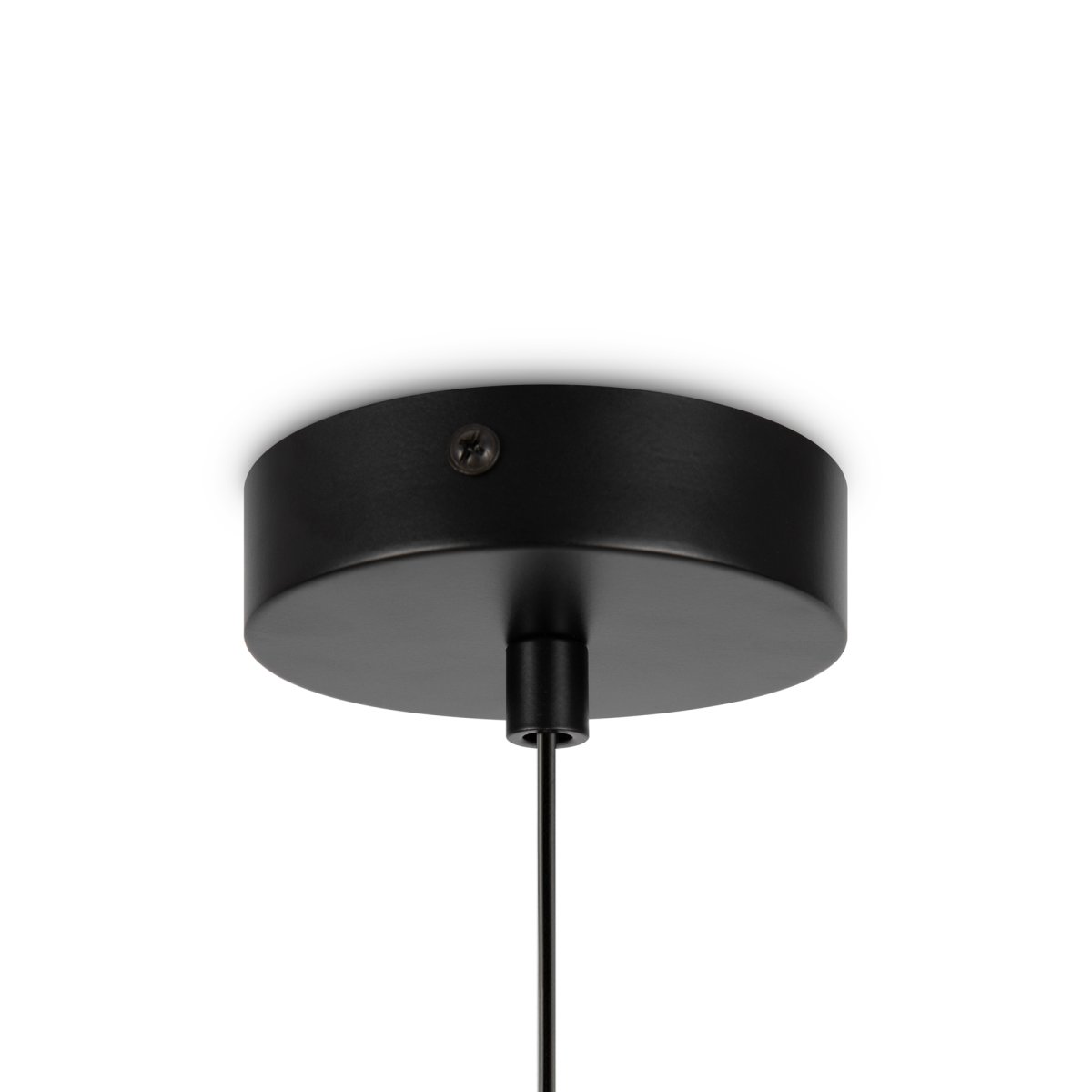 Basic form Ø15 Svart Taklampe Fra Maytoni - Med sin myke globus i opalglass og en smal metallisk armatur i sort finish gir lampen et vakkert og behagelig lys som passer perfekt i både moderne og klassiske interiørstiler.