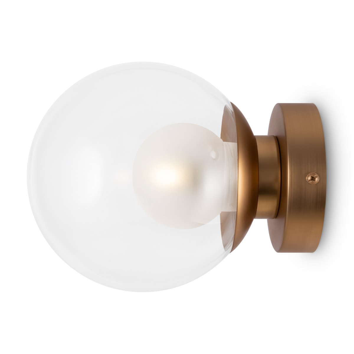 Basic form Ø15 Gull vegglampe Fra Maytoni - Med en rund, klar glasskuppel og en gylden sokkel gir lampen et mykt og varmt lys som skaper en innbydende atmosfære.
