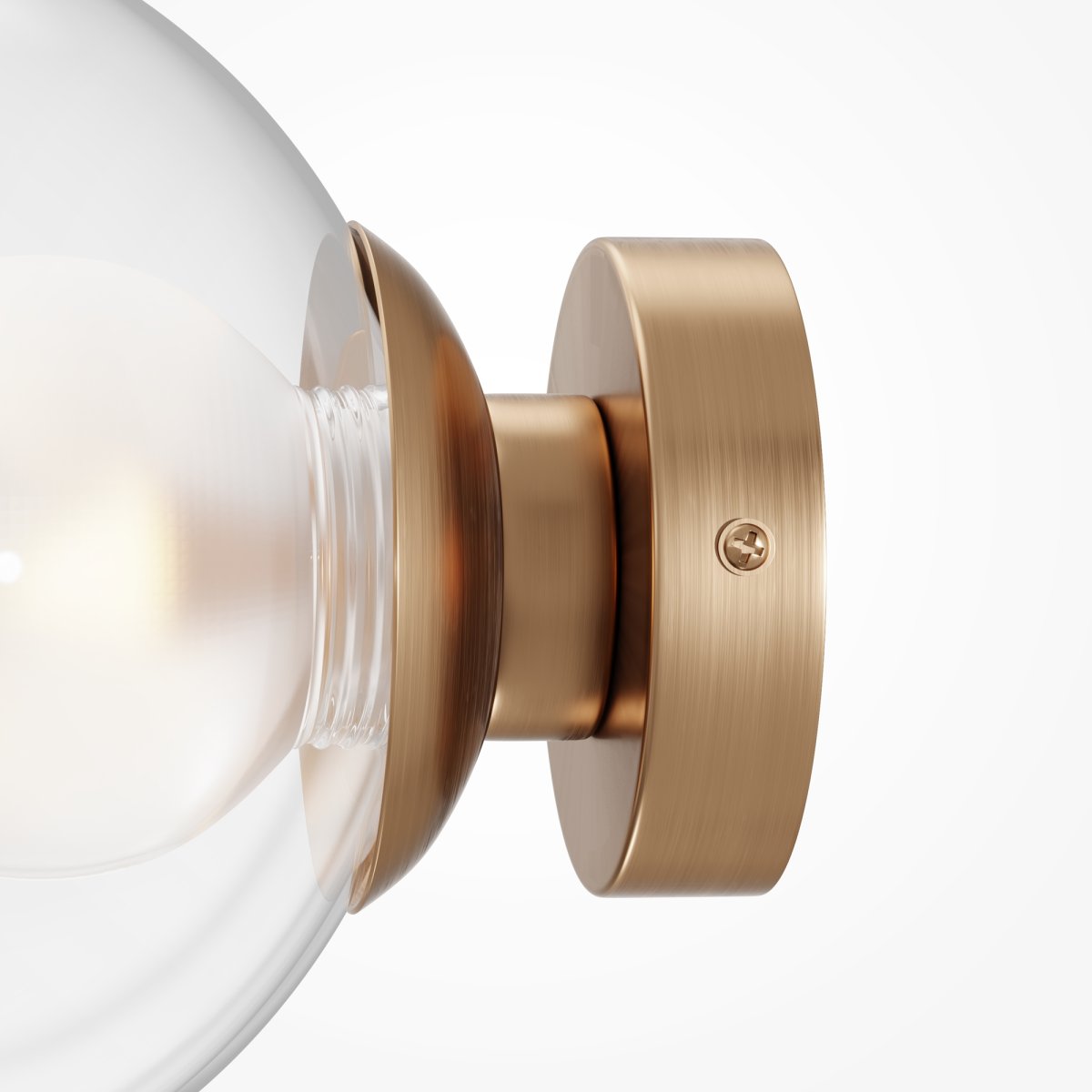 Basic form Ø20 Gull vegglampe Fra Maytoni - Med en rund, klar glasskuppel og en gylden sokkel gir lampen et mykt og varmt lys som skaper en innbydende atmosfære.
